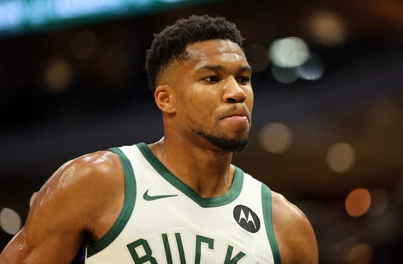 Antetokounmpo 6 1